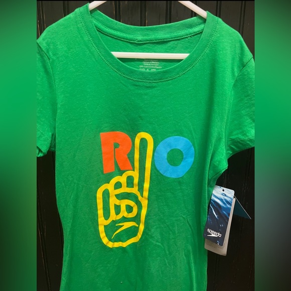 Speedo shirt- Brand New - Picture 2 of 3